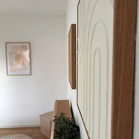 Moebliertes 3-zimmer In - Living *