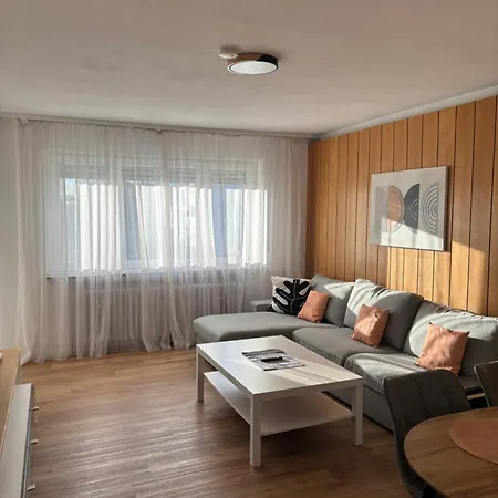 Living - 75 Qm Mit 2 Schlafzimmern Und Wohnbereich Apartamento Sindelfingen