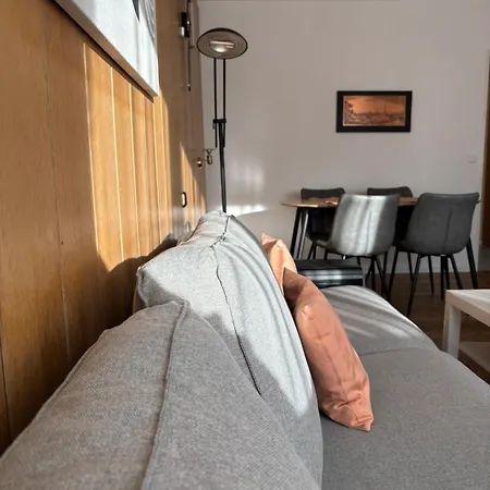 Living - 75 Qm Mit 2 Schlafzimmern Und Wohnbereich *