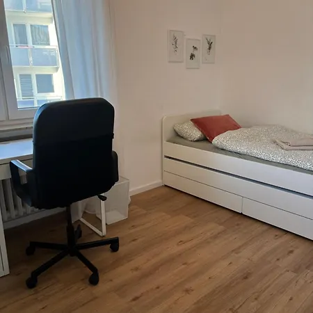Moebliertes 3-zimmer In - Living * Sindelfingen