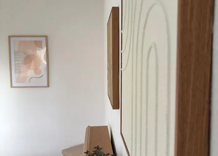 Moebliertes 3-zimmer In - Living *