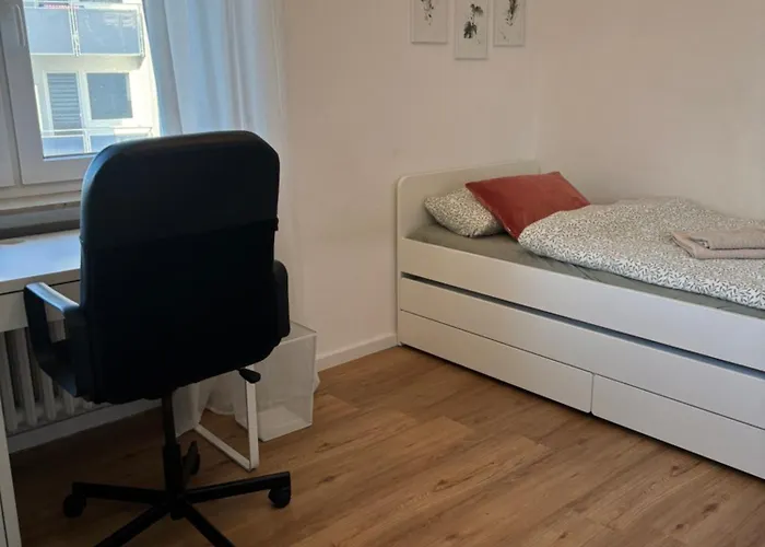 Moebliertes 3-zimmer In - Living * Sindelfingen